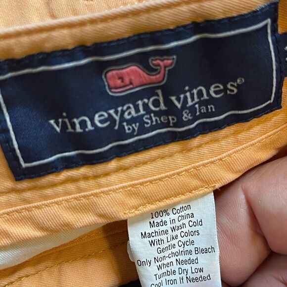 Vineyard Vines Pumpkin Colored Club Shorts in Size 32W x 8.5IS - Picture 3 of 8
